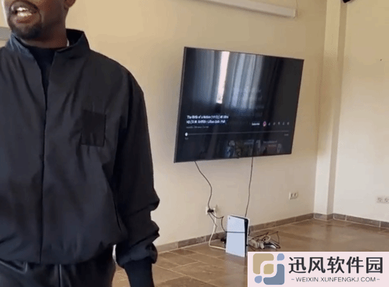 侃爷展示PS5游戏室引吐槽：桌子都没有 这也太寒酸了!