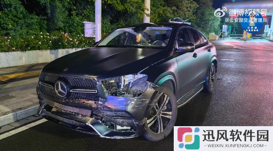 雨天车速120km/h打滑撞护栏 女司机：我没动方向盘啊