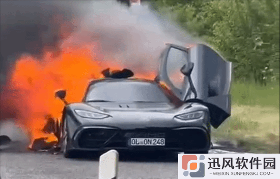 两台已烧成焦炭！2000多万的梅赛德斯AMG ONE官宣召回