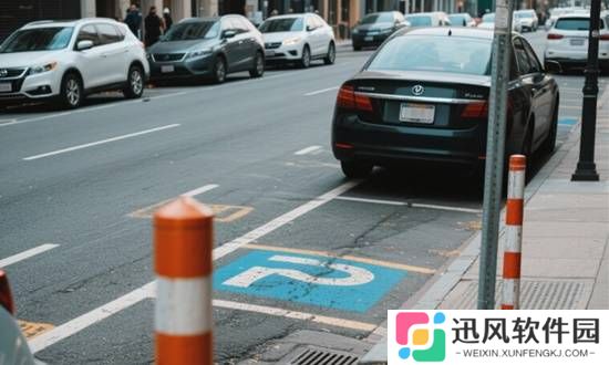 女车主夜里路边停车早上车被砸了 称可以接受违停处罚但不能砸我车
