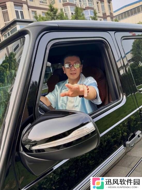 车评人闫闯称百万豪车大G乘坐体验不如20万国产车：杨子喊话对方看现场实测